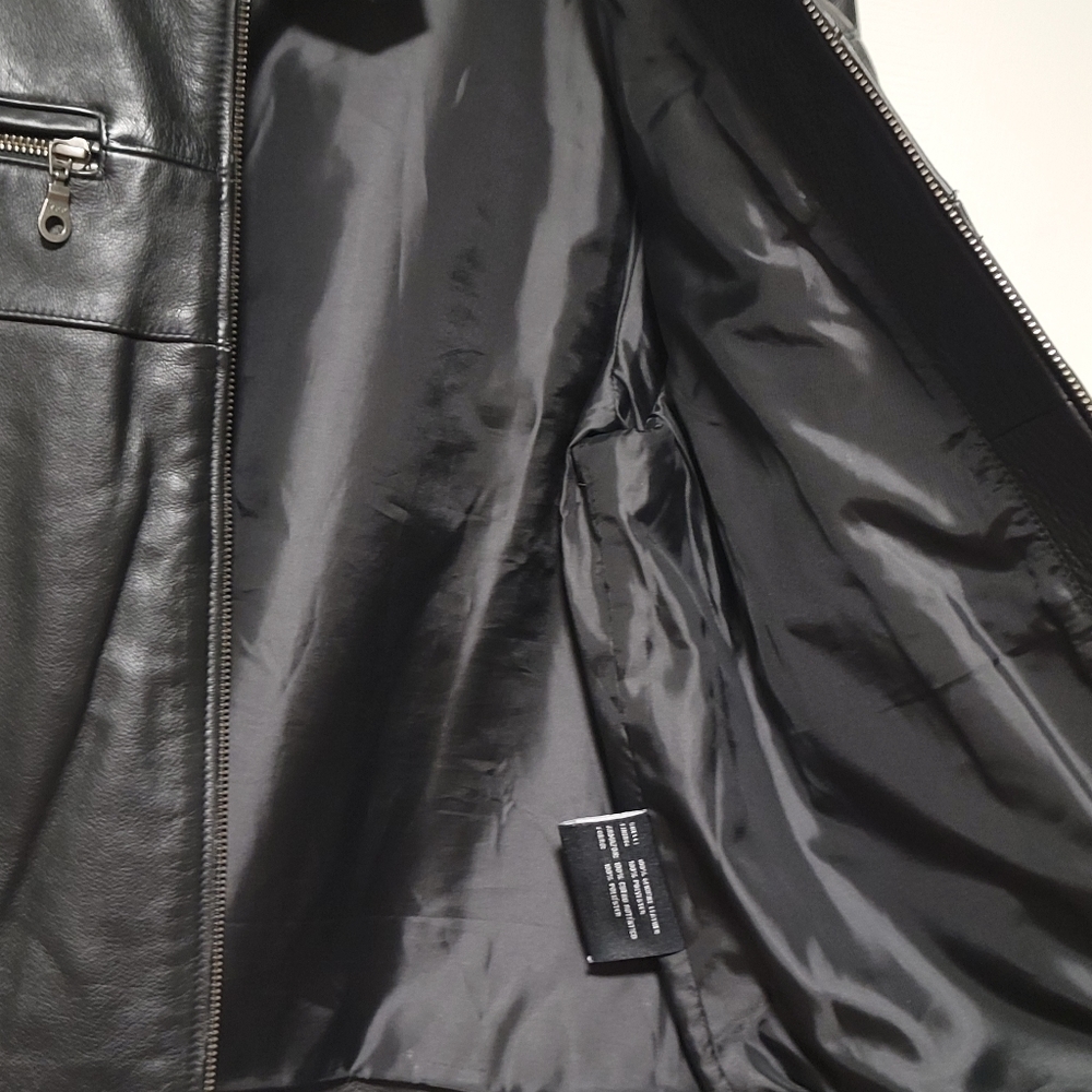 Elegant Black Leather Women's Jacket - Picture 5 of 11